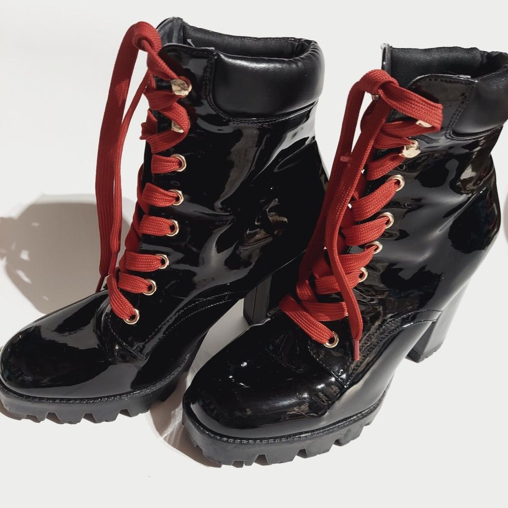 Forever 21 Chunky Heel Boots Shiny Black Red Laces Size 7.5 Lace Up - Picture 5 of 12